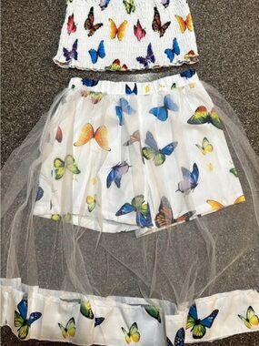 4Y NWOT Girls 2Pc Butterfly Short Set Smock Top and Sheer Skirt Overlay Boutique